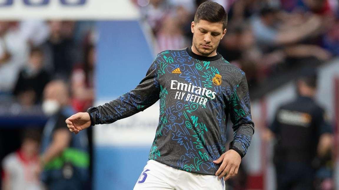 En Italia dan por cerrada la cesión de Jovic a la Fiorentina