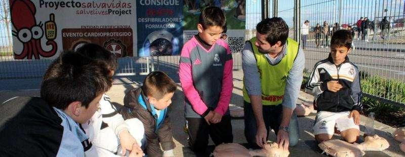 La Fundación Real Madrid y Sarquavitae colaboran en la ayuda a los mayores