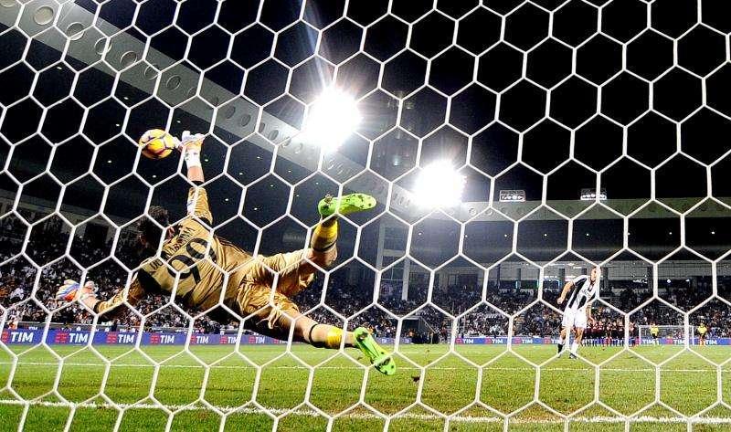 El objetivo blanco Donnarumma destaca como uno de los grandes parapenaltis de Europa