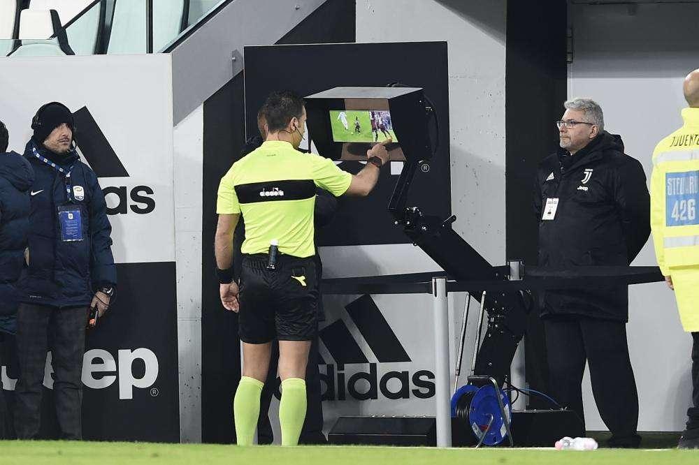 La UEFA ya se plantea adelantar la presencia del VAR en la Champions League