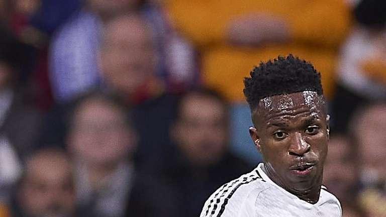 La desesperación de Vinicius con Sánchez Martínez y el feo gesto de Gavi