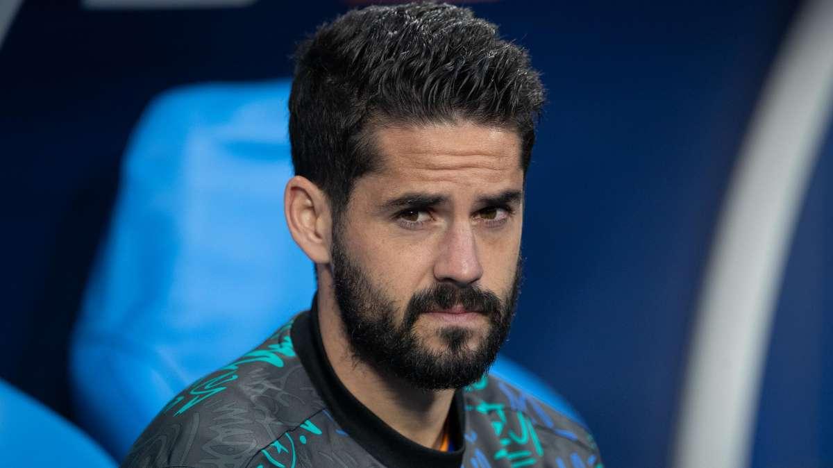 Betis y Sevilla pelearán este verano por el fichaje de Isco Alarcón