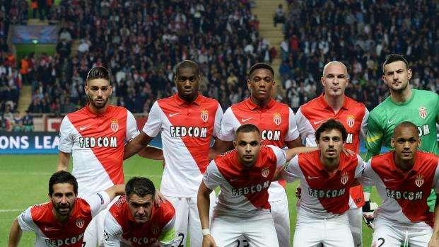 Le10Sport: El Arsenal toma la delantera por Kurzawa