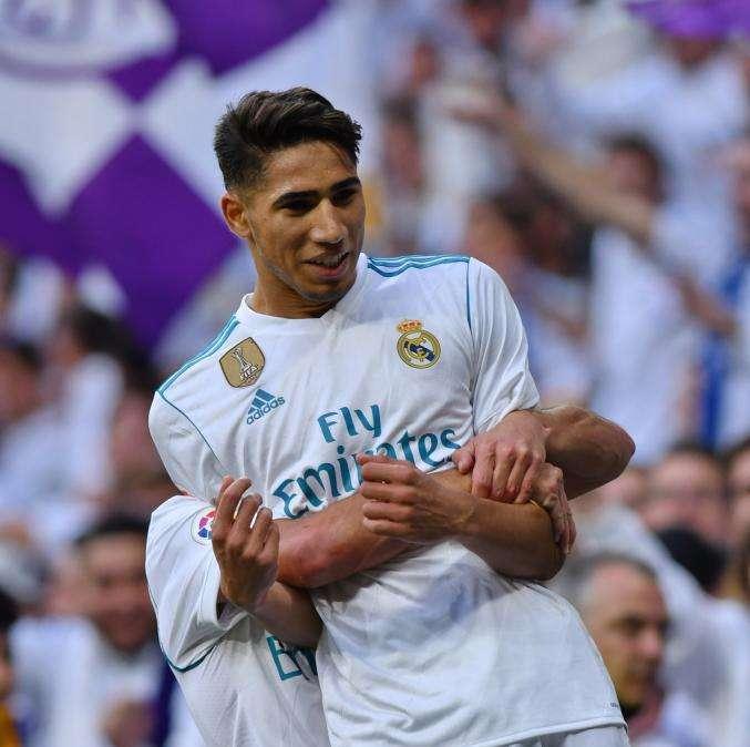 Nuevas imágenes de Achraf Hakimi en Milán: pasa el reconocimiento médico
