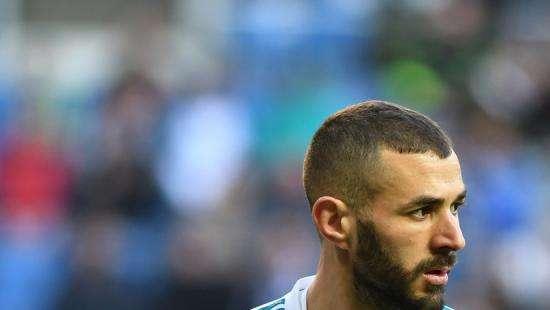 Valbuena: "No tendría ningún problema en darle la mano a Benzema. Mbappé..."