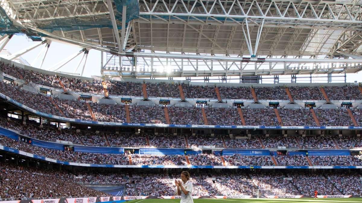 El Real Madrid toma una decisión con el césped del Bernabéu