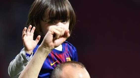 Iniesta deja atrás sus molestias y podrá disputar 'El Clásico' del domingo