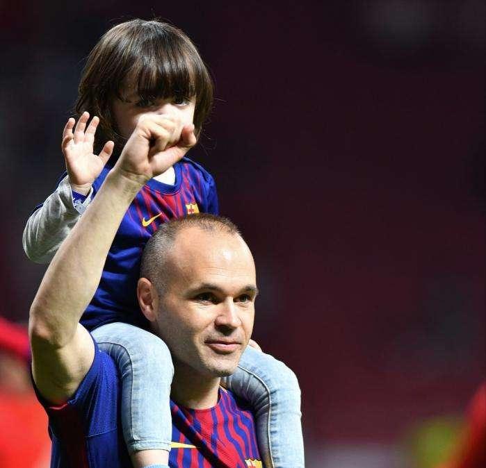 Iniesta reabre el debate: "Se debería explicar las condiciones para ganar el Balón de Oro"