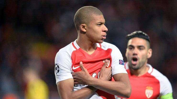 Emery no se moja: "Mbappé es jugador del Mónaco"