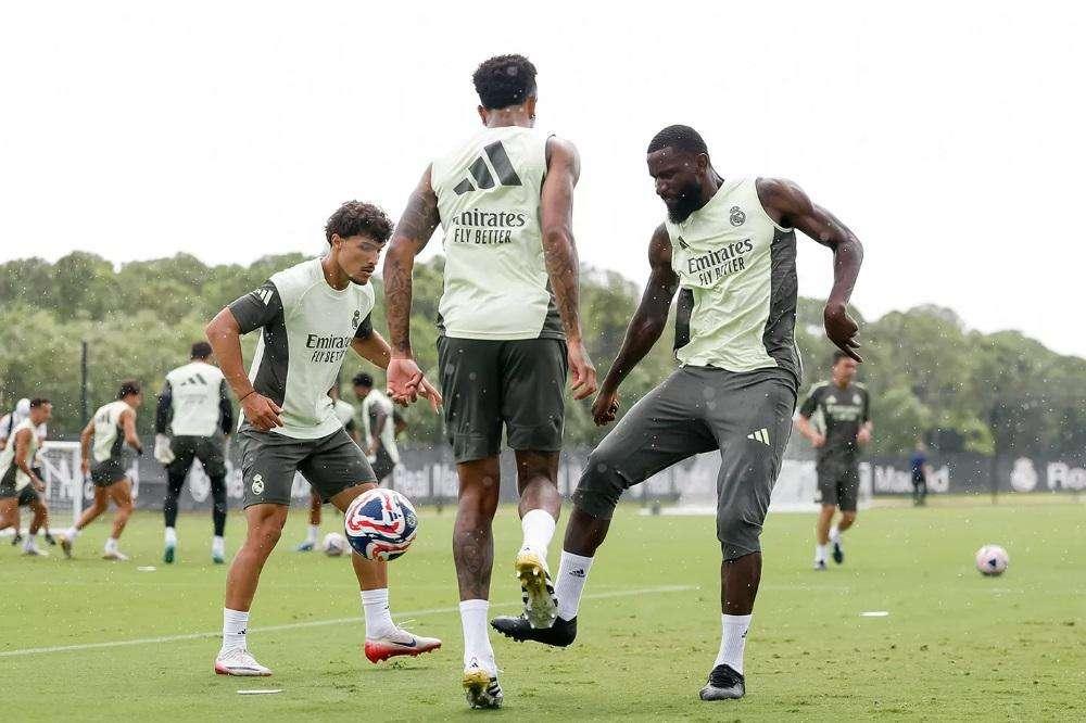 Minuto de silencio por Diogo Jota y novedades en el entrenamiento del Real Madrid