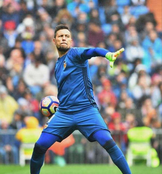 OFICIAL - La Liga pierde a su 'parapenaltis': Diego Alves vuelve a casa al ser traspasado al Flamengo de Vinicius