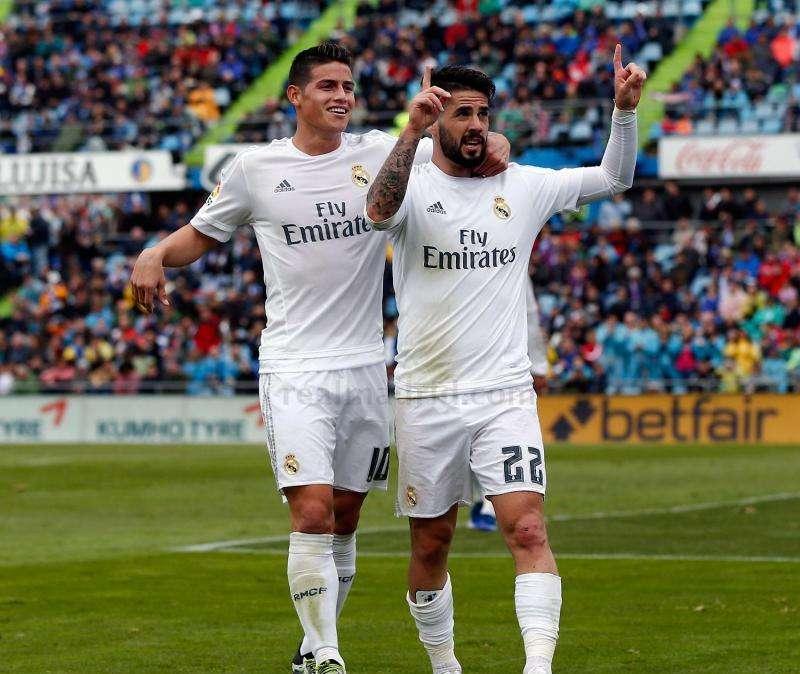 El Real Madrid ya habría tomado una decisión respecto a James e Isco. Uno de los dos saldrá