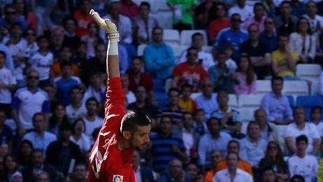 Casilla se entrena con el Espanyol a la espera de cerrar su fichaje con el Madrid