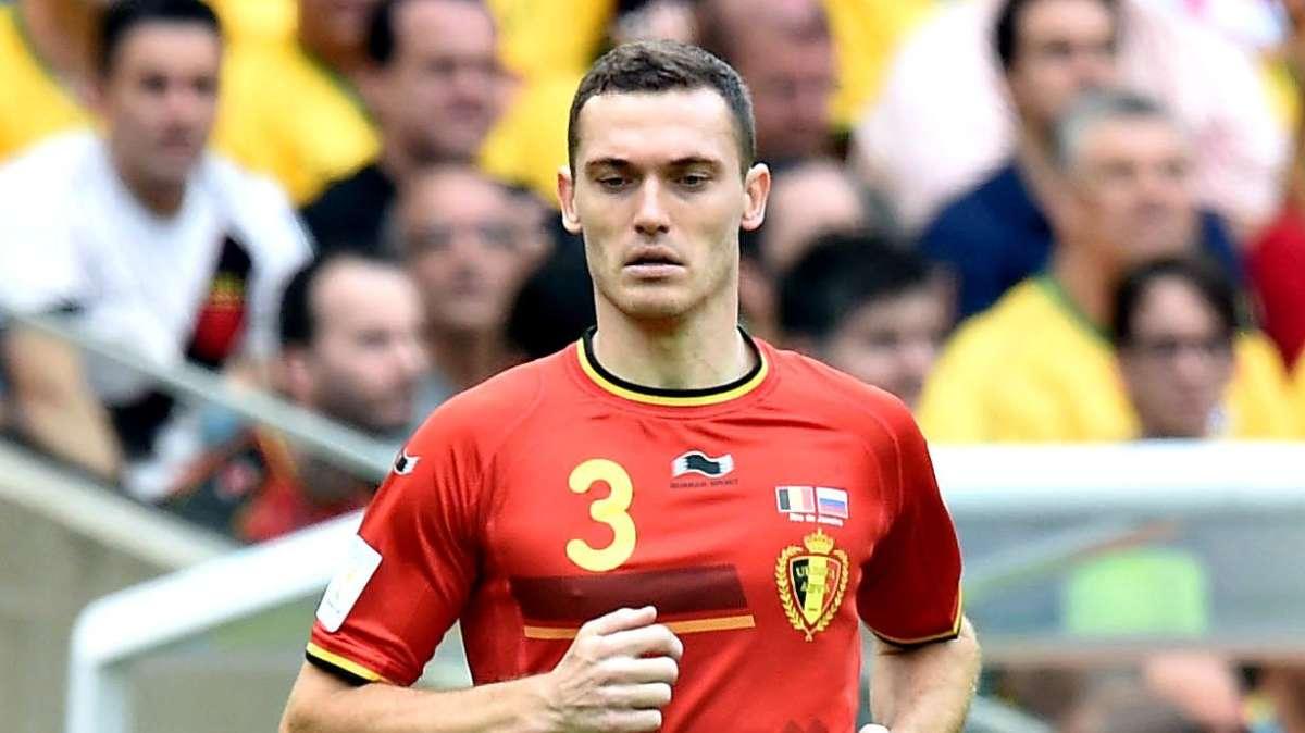 Daily Mail: El United entorpece los fichajes de Vermaelen y Blind por el Barcelona