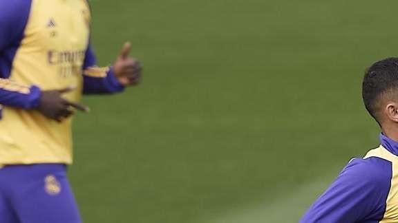 Ceballos reaparece tras su lesión y se postula para remontar al Arsenal