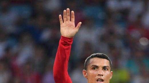 En Italia ya conocen la solidaridad de Cristiano: hombre-imagen con la donación de sangre