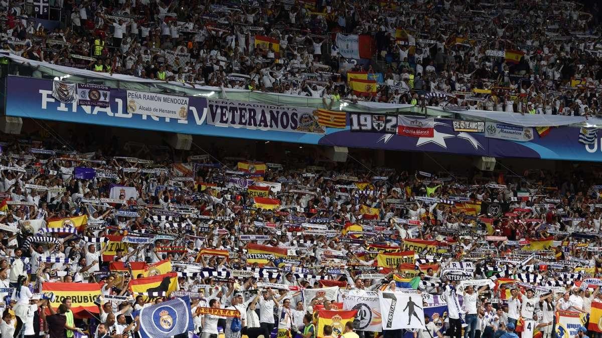Tebas: "La próxima temporada andaremos sobre el 70% de público en los estadios"