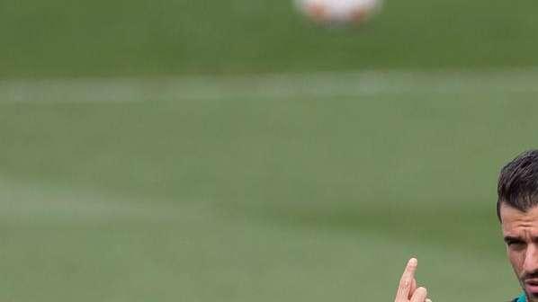 El plan que trazarían con Ceballos: "Le renuevo, le facilito la cesión al Betis..."