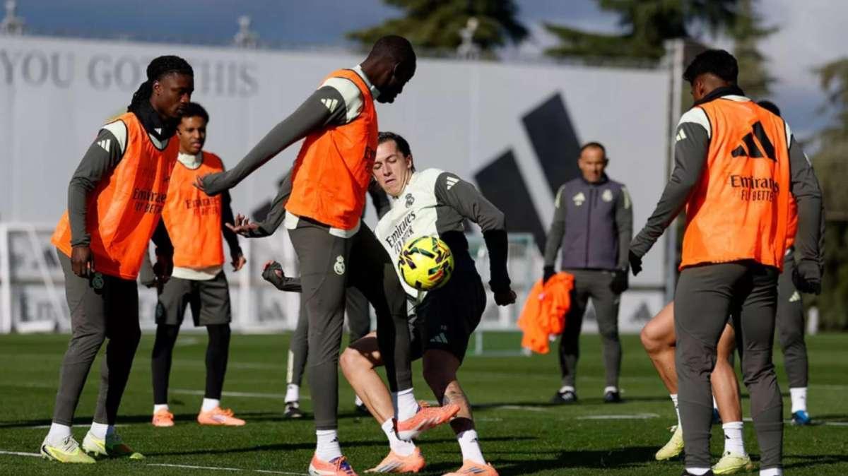 Último ensayo en Valdebebas y Arbeloa toma la palabra