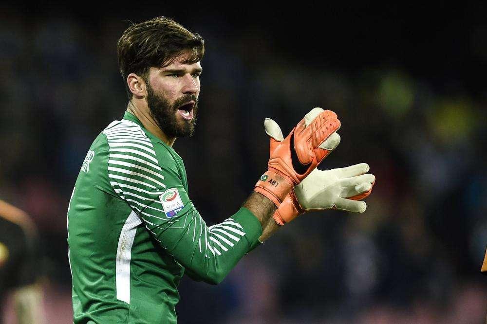 Monchi 'cansado' de Alisson: "No hay ofertas por él. No lo queremos vender"