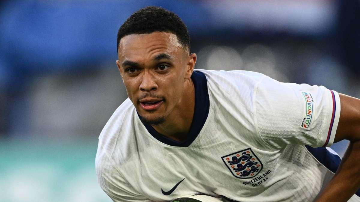 Alexander-Arnold se cita con varios jugadores del Real Madrid y aviva los rumores