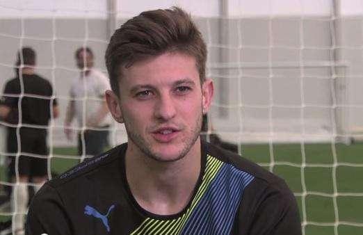 Express: El Liverpool quiere renovar a Lallana