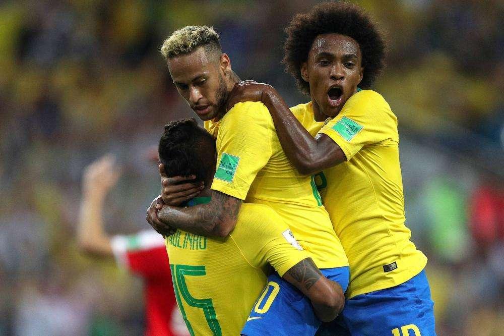 Maurizio Sarri descontento por la tardanza de Willian en incorporarse al Chelsea