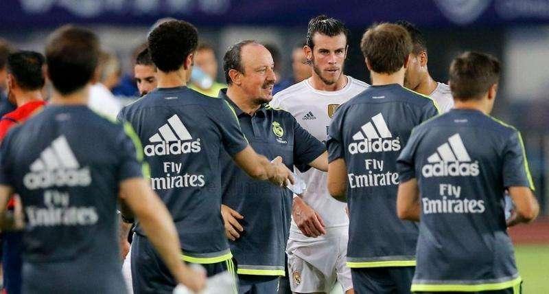 ABC: Benítez cierra su plantilla a la espera de De Gea