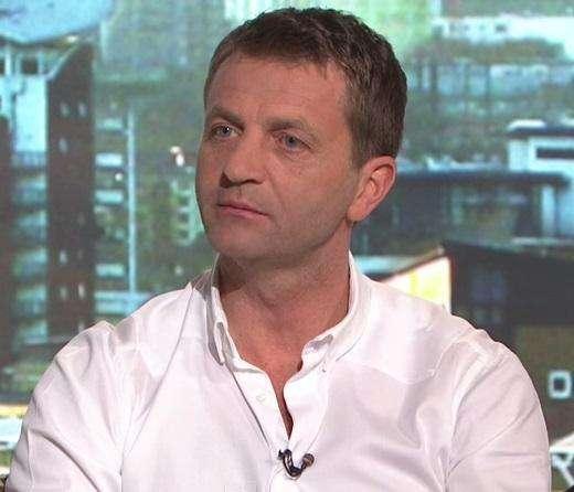 Sherwood: "Si Benteke hace una buena Eurocopa, podría fichar por el Real Madrid"