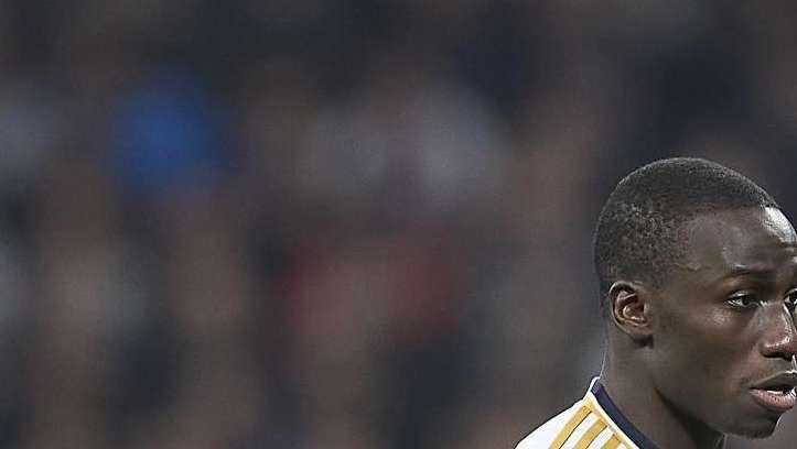 TARJETA ROJA | Mendy acaba expulsado en Son Moix tras una dura entrada