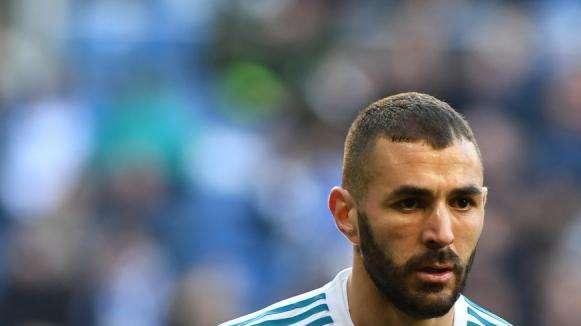 Tras nueve temporadas y 189 goles, ¡Benzema lanzó su primer penalti!