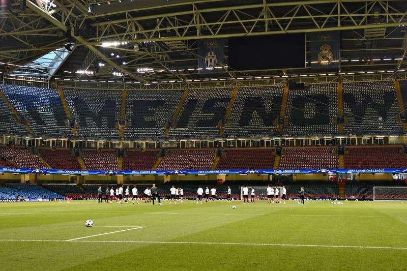 La seguridad es la culpable de que se cierre el techo del estadio