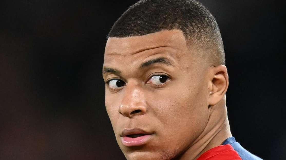 Las cámaras captan un encontronazo entre Mbappé y Luis Enrique tras el último partido del PSG