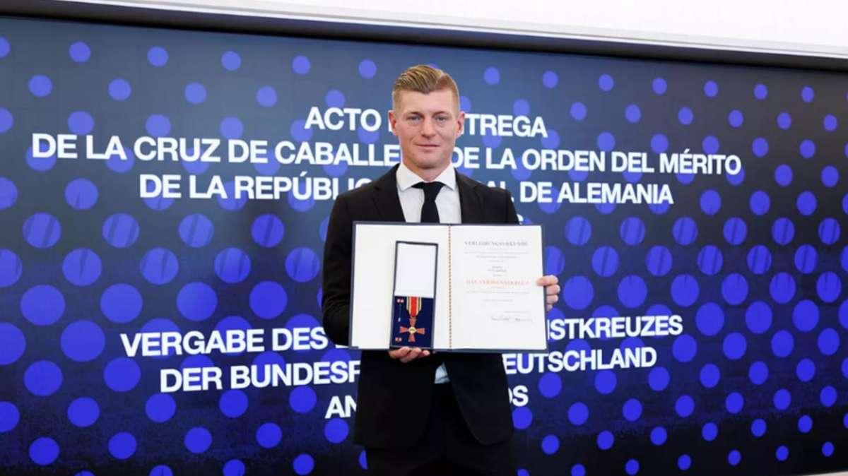 Toni Kroos vuelve al Santiago Bernabéu para ser condecorado