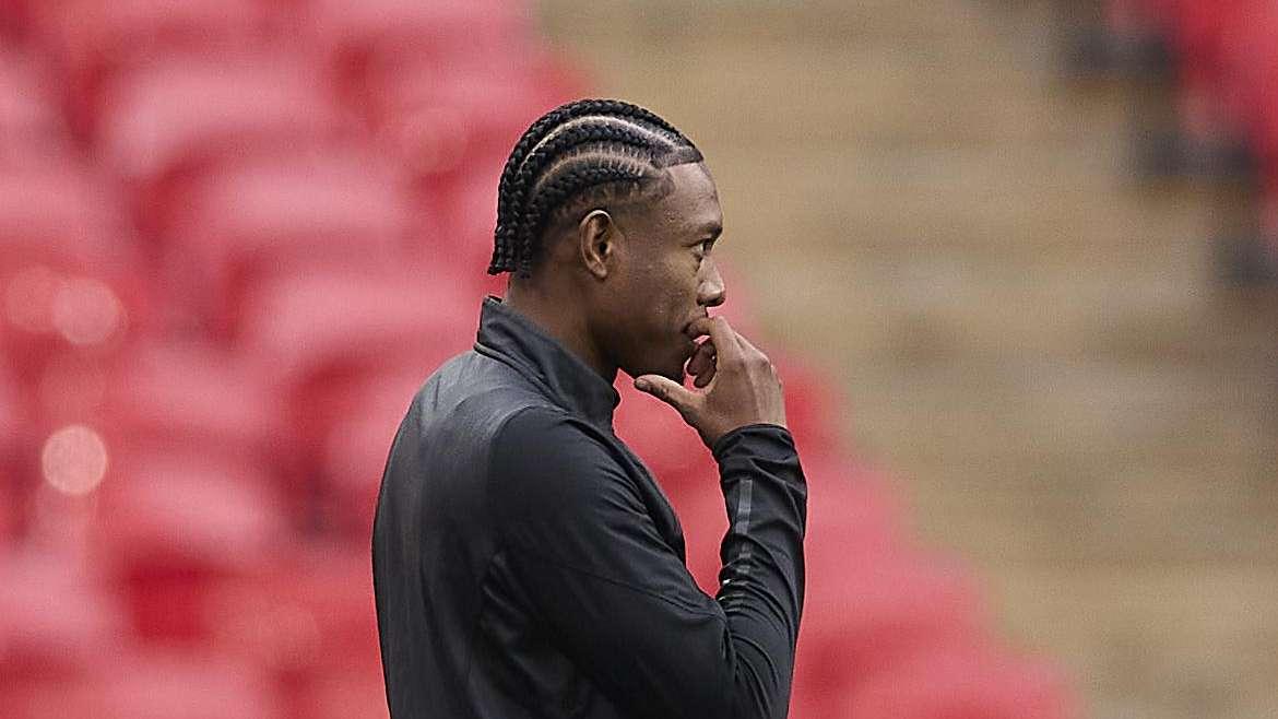 El dilema de Alaba: su salida del Real Madrid aún no está descartada