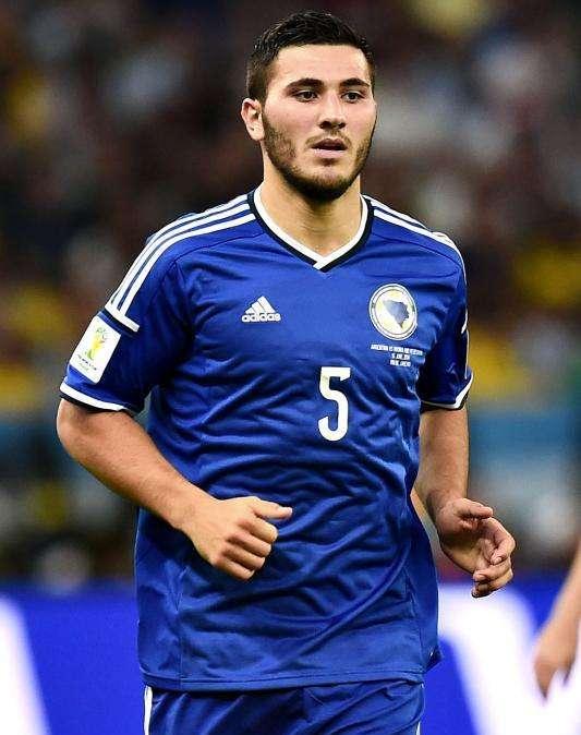 TZ: El Bayern quiere a Kolasinac en enero