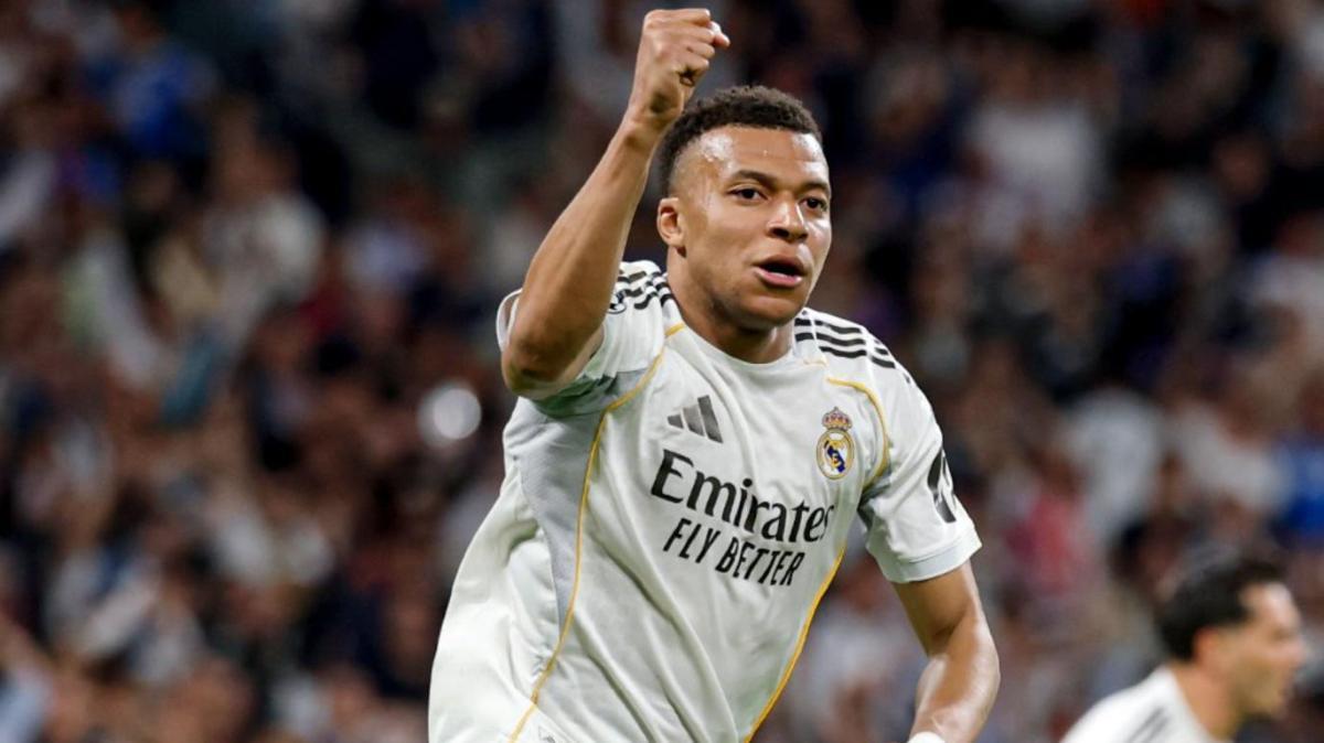 Doblete de Kylian Mbappé, en una doble pelea con Leo Messi