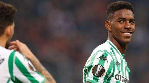 VÍDEO - Junior Firpo, en mayo: "Mi padre se emociona cuando me relacionan con el Madrid"