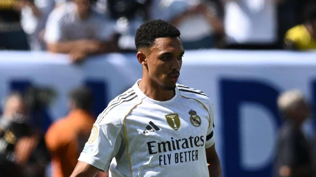Tensión con Alexander-Arnold en Liverpool: no perdonan su salida