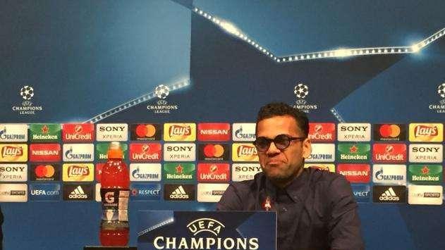 DIRECTO BD - Dani Alves en rueda de prensa: "La última final contra el Madrid la ganaron ellos en fuera de juego"