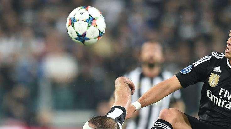Chicharito se sincera en Mirror: "El Madrid es una novia más"