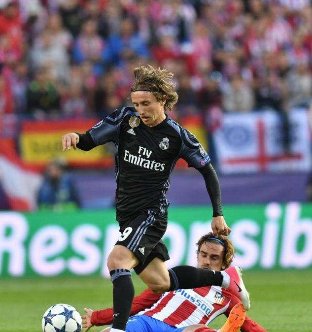 The Sun mete miedo a Modric. ¿Seguro que quieres ese dorsal?
