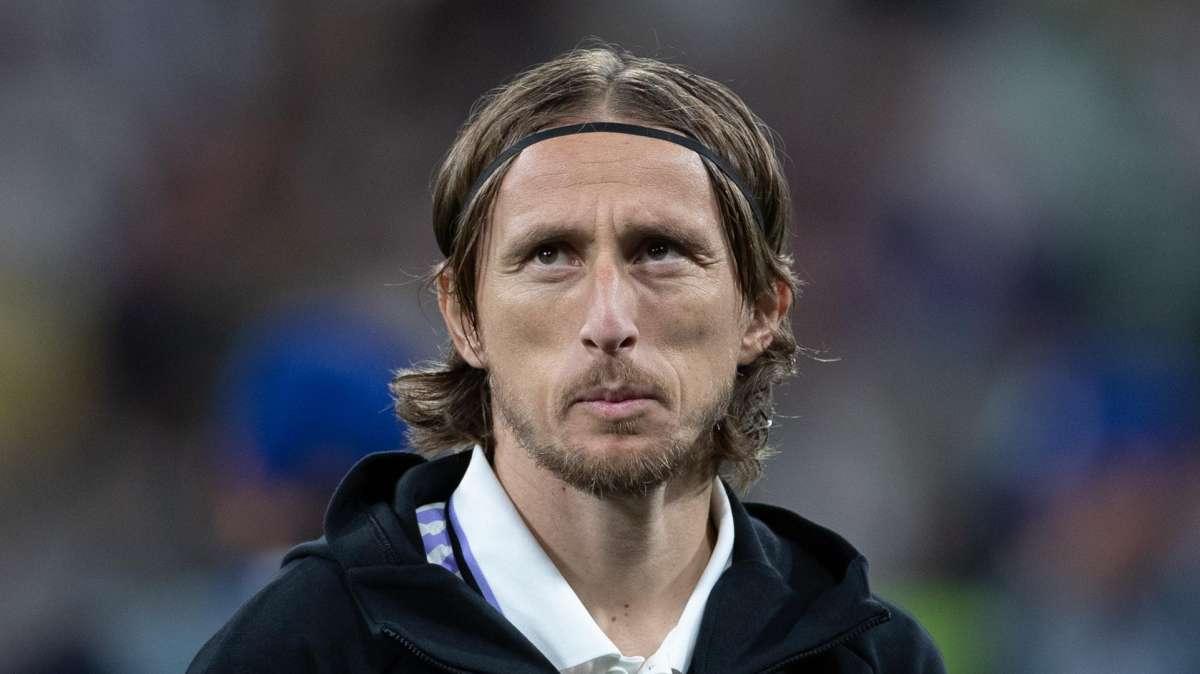 "El Real Madrid no tiene para nada decidido ofrecer la renovación a Modric"