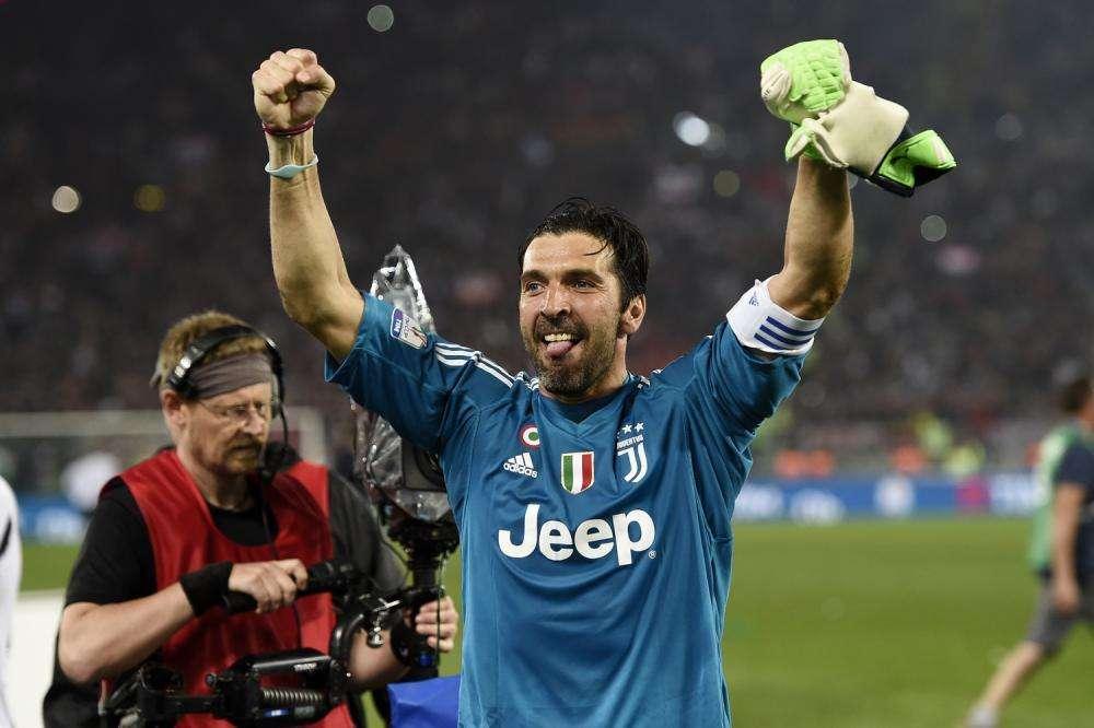 Buffon ya habría firmado su contrato con el PSG tras realizar el reconocimiento médico