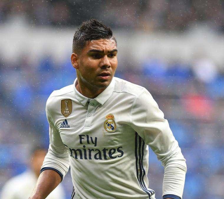 Casemiro se suma a la lucha contra el coronavirus en Brasil