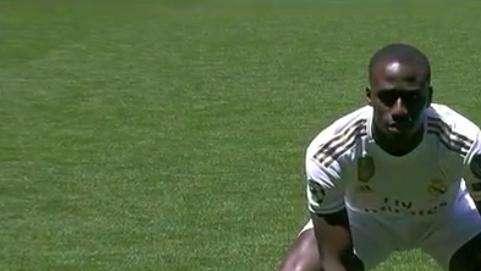 Ferland Mendy sustituye a Dubois en la convocatoria de Francia