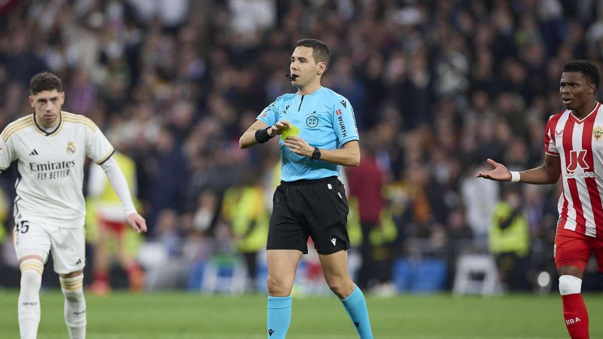 Los audios arbitrales de la polémica del Real Madrid - Almería, al descubierto