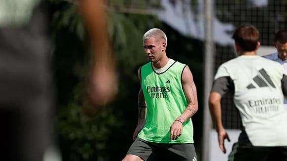 Mastantuono: "¿Entrenamiento? Estoy muy feliz por mi primer día aquí"