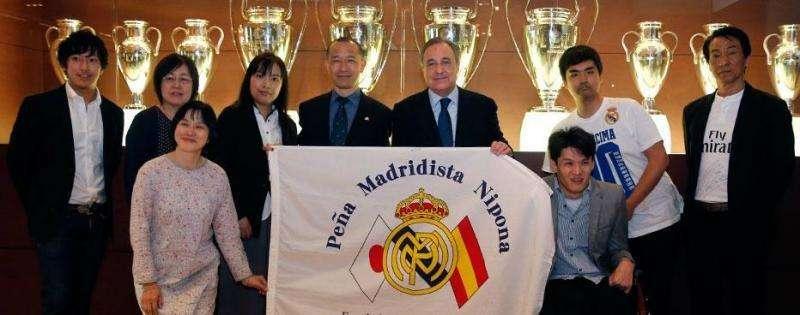Florentino recibe a la Peña Madridista de Japón