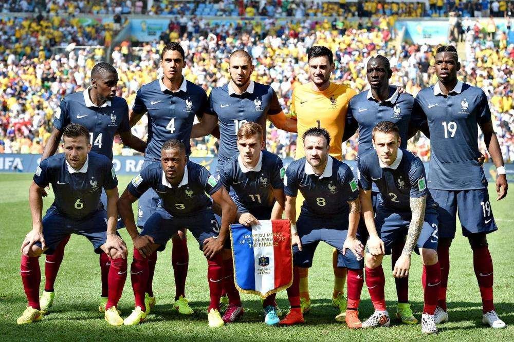 FOTO - Varane celebra la clasificación francesa al Mundial: "Orgullo 'bleu"